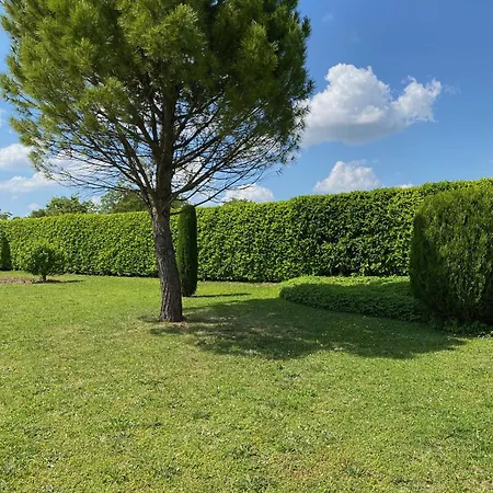 Le Petit Noyer Casa de Férias