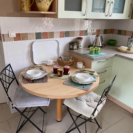 Le Petit Noyer Casa de Férias