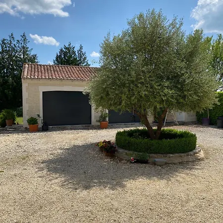 Le Petit Noyer Casa de Férias *