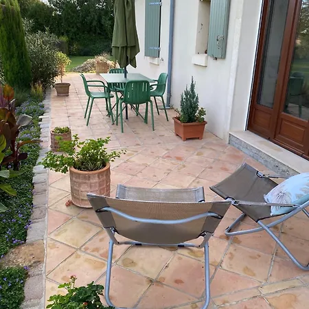 Le Petit Noyer Casa de Férias *